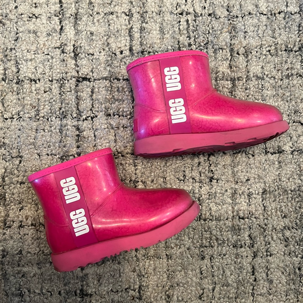 UGG Unisex-Child Classic Clear Mini boots